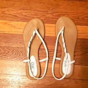 385 Fifth White Sandal